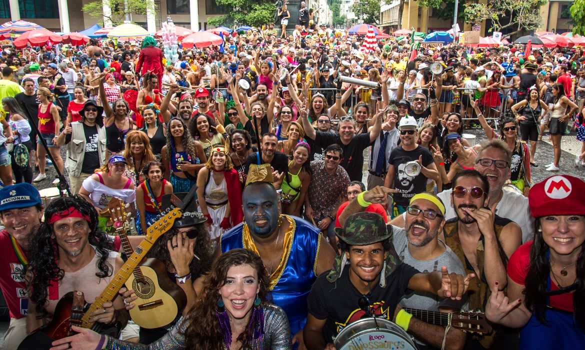 Saiba como se prevenir dos golpes financeiros no carnaval - W Notícias